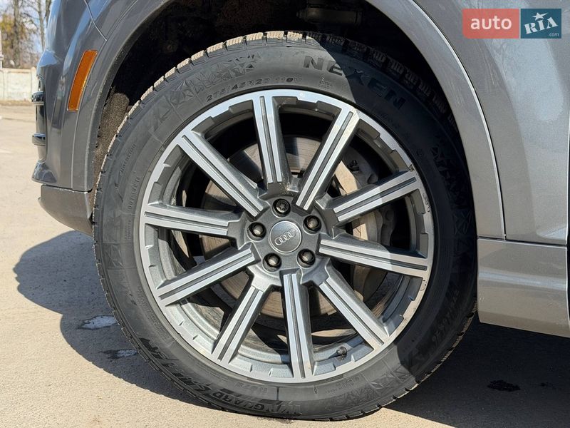 Позашляховик / Кросовер Audi Q7 2016 в Лубнах