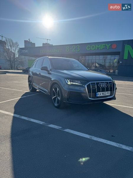 Внедорожник / Кроссовер Audi Q7 2021 в Киеве