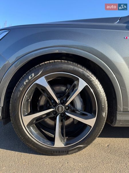Внедорожник / Кроссовер Audi Q7 2021 в Киеве