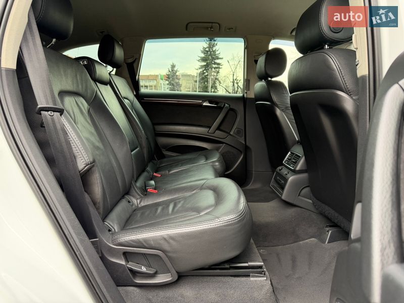 Внедорожник / Кроссовер Audi Q7 2011 в Ужгороде