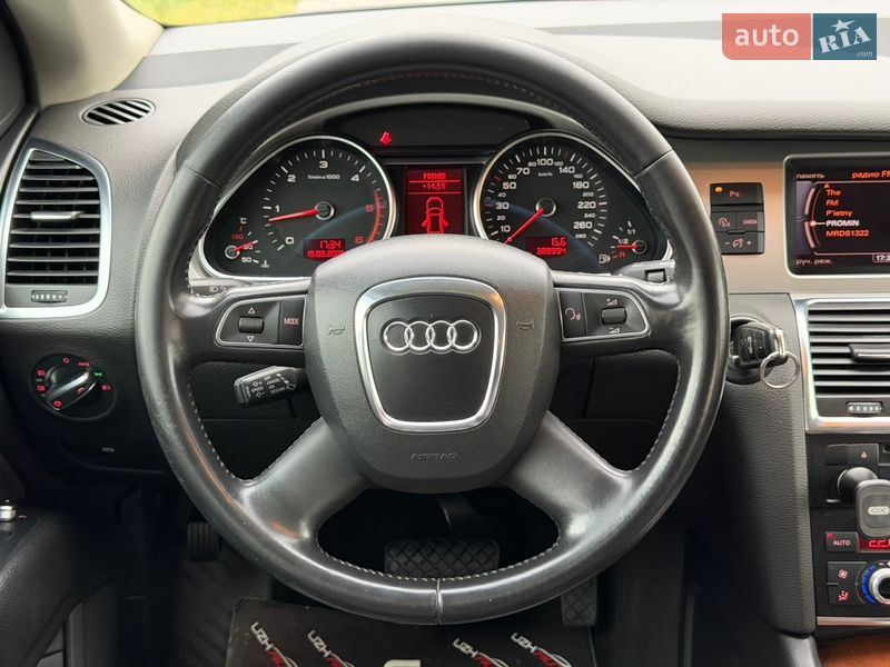 Внедорожник / Кроссовер Audi Q7 2011 в Ужгороде