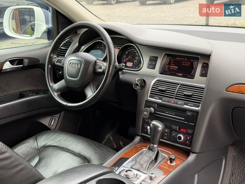Внедорожник / Кроссовер Audi Q7 2011 в Ужгороде