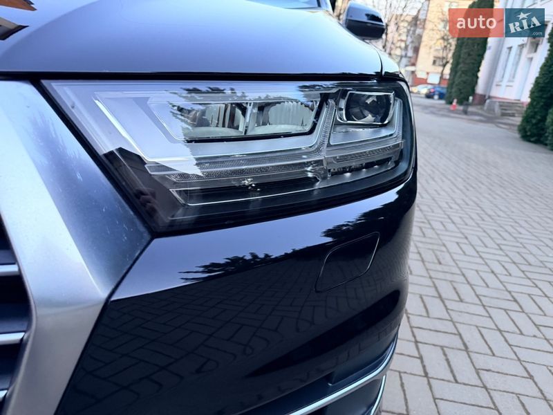 Внедорожник / Кроссовер Audi Q7 2016 в Хмельницком