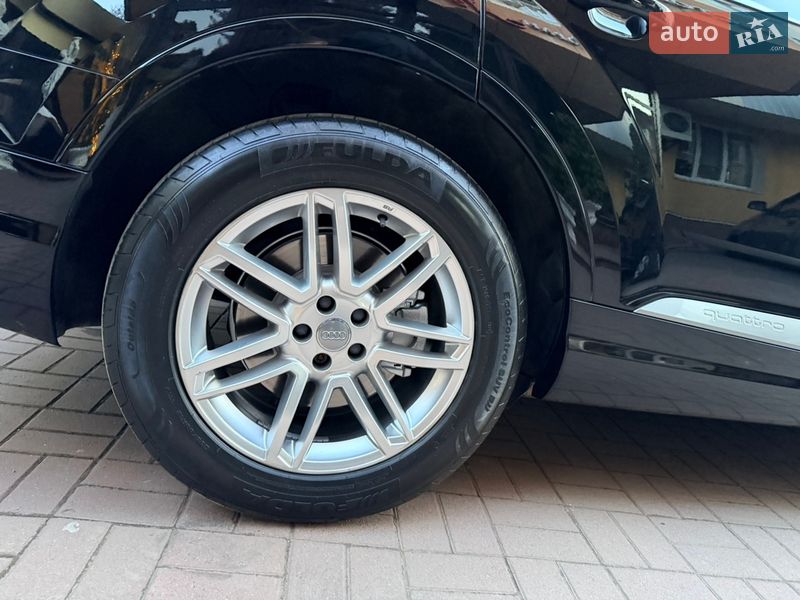Внедорожник / Кроссовер Audi Q7 2016 в Хмельницком