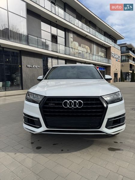 Внедорожник / Кроссовер Audi Q7 2018 в Ужгороде