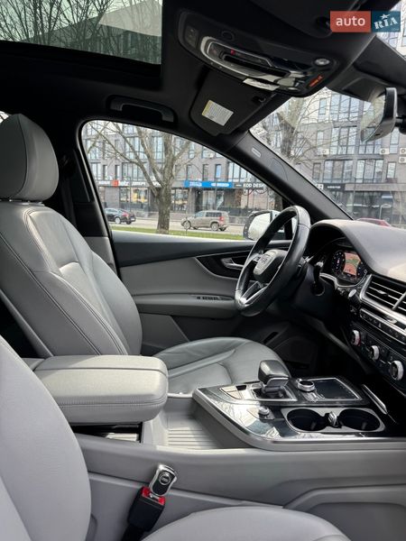 Внедорожник / Кроссовер Audi Q7 2018 в Ужгороде