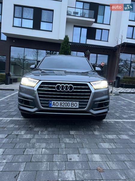 Внедорожник / Кроссовер Audi Q7 2017 в Киеве