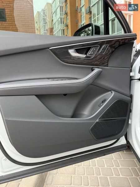 Позашляховик / Кросовер Audi Q7 2023 в Дніпрі фото 25 Позашляховик / Кросовер Audi Q7 2023 в Дніпрі