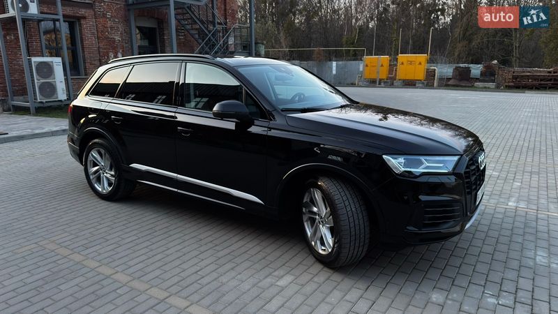 Позашляховик / Кросовер Audi Q7 2019 в Львові