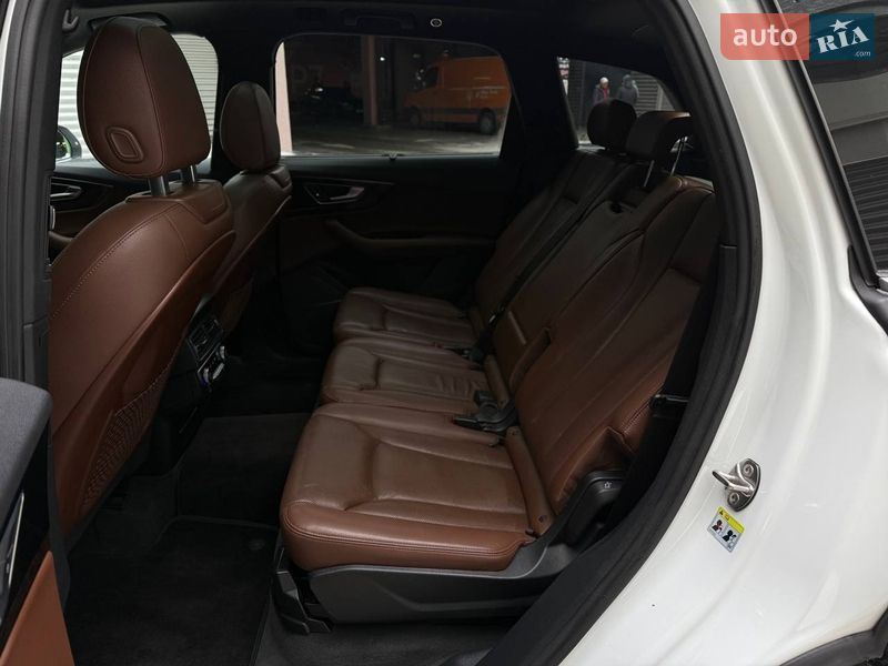 Позашляховик / Кросовер Audi Q7 2016 в Києві фото 14 Позашляховик / Кросовер Audi Q7 2016 в Києві