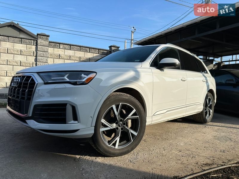 Позашляховик / Кросовер Audi Q7 2021 в Києві