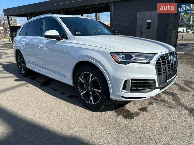 Позашляховик / Кросовер Audi Q7 2021 в Києві