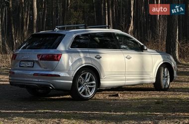 Внедорожник / Кроссовер Audi Q7 2015 в Киеве