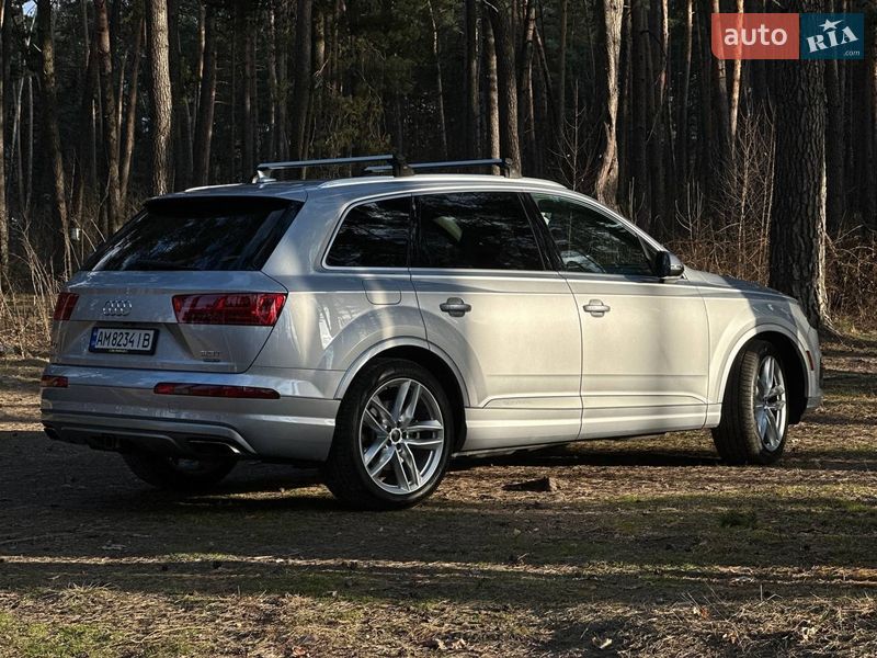 Внедорожник / Кроссовер Audi Q7 2015 в Киеве
