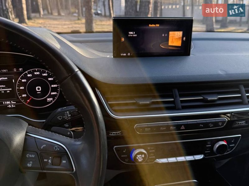 Внедорожник / Кроссовер Audi Q7 2015 в Киеве