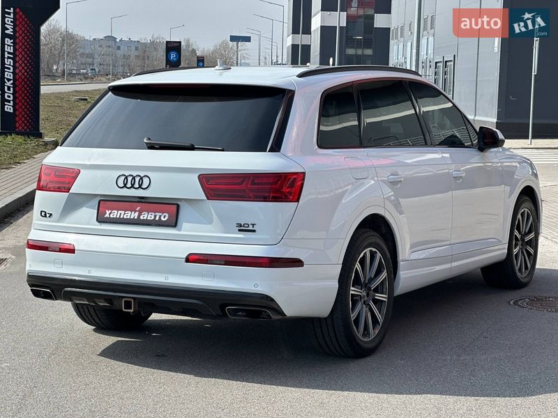 Внедорожник / Кроссовер Audi Q7 2016 в Киеве