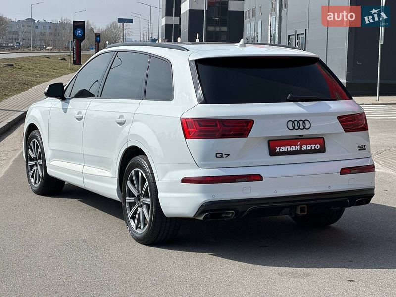 Внедорожник / Кроссовер Audi Q7 2016 в Киеве