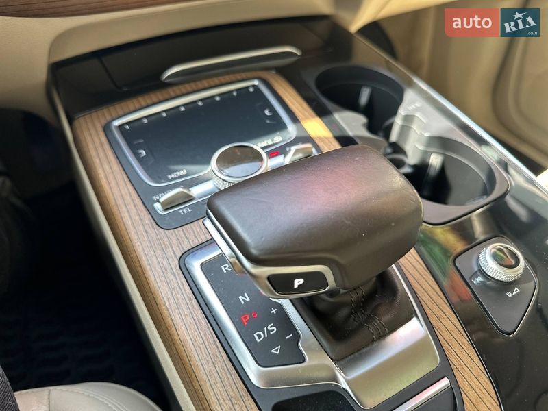 Внедорожник / Кроссовер Audi Q7 2016 в Киеве