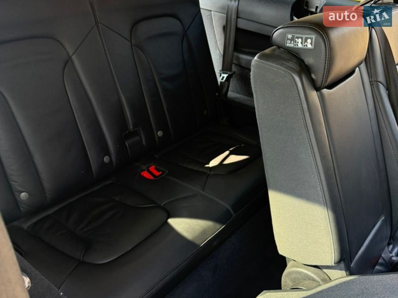 Внедорожник / Кроссовер Audi Q7 2011 в Ладыжине