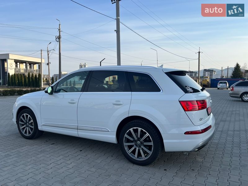 Внедорожник / Кроссовер Audi Q7 2016 в Хусте