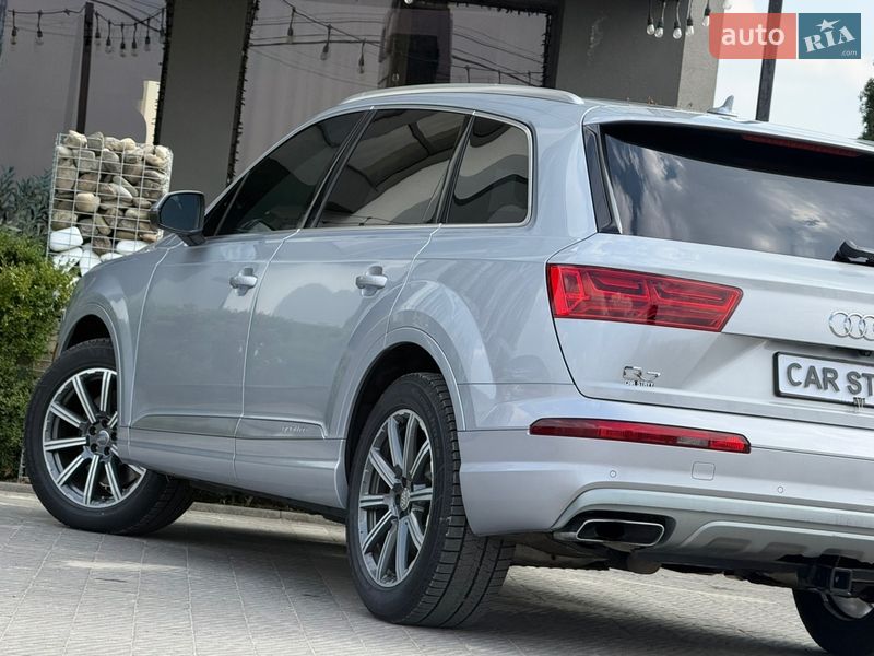 Внедорожник / Кроссовер Audi Q7 2017 в Стрые