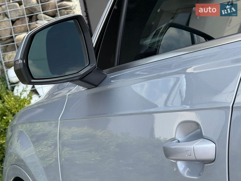 Внедорожник / Кроссовер Audi Q7 2017 в Стрые