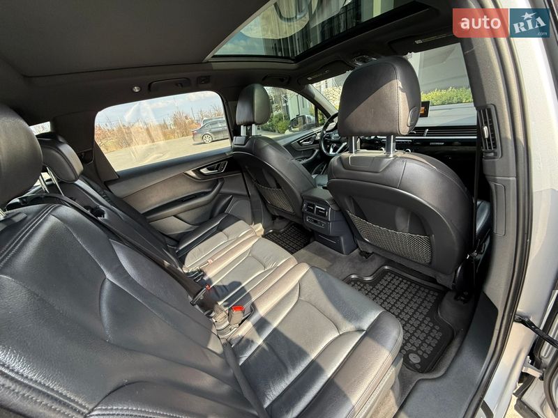 Внедорожник / Кроссовер Audi Q7 2017 в Стрые