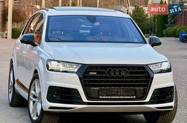 Позашляховик / Кросовер Audi Q7 2016 в Рівному