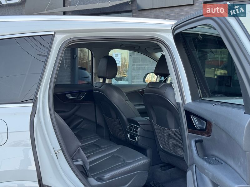 Внедорожник / Кроссовер Audi Q7 2016 в Киеве