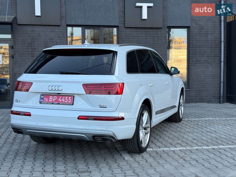 Внедорожник / Кроссовер Audi Q7 2016 в Киеве