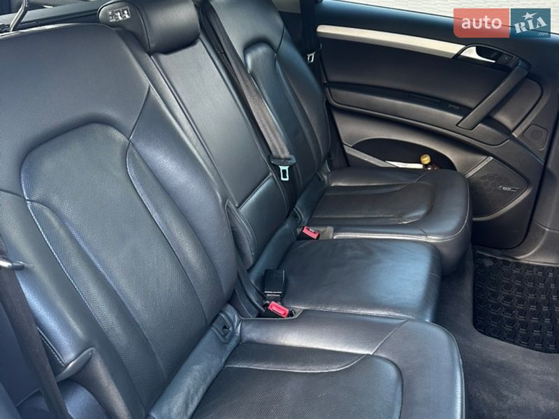 Позашляховик / Кросовер Audi Q7 2011 в Самборі