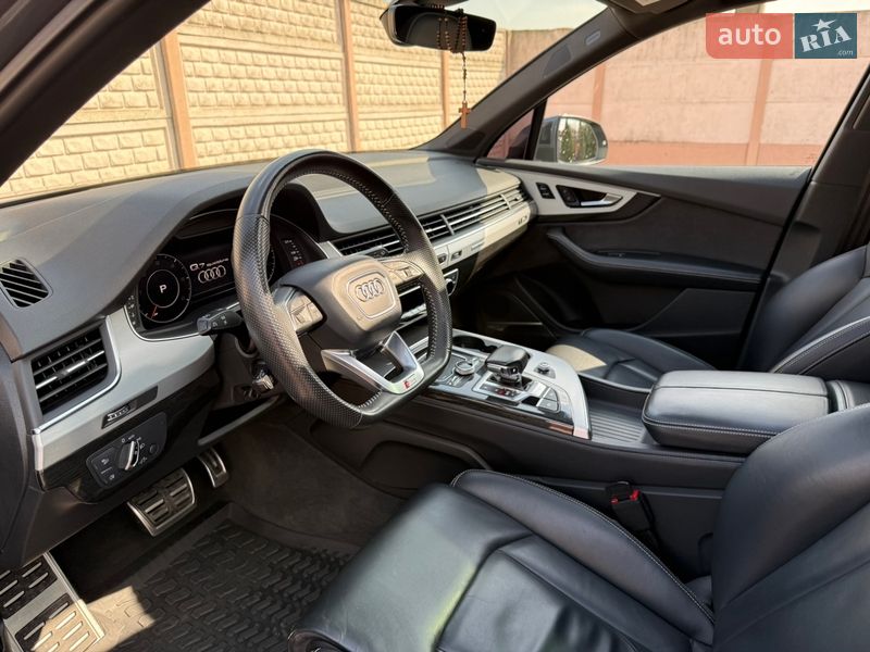 Внедорожник / Кроссовер Audi Q7 2016 в Стрые