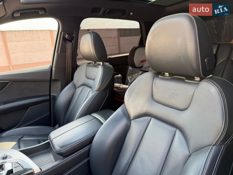 Внедорожник / Кроссовер Audi Q7 2016 в Стрые