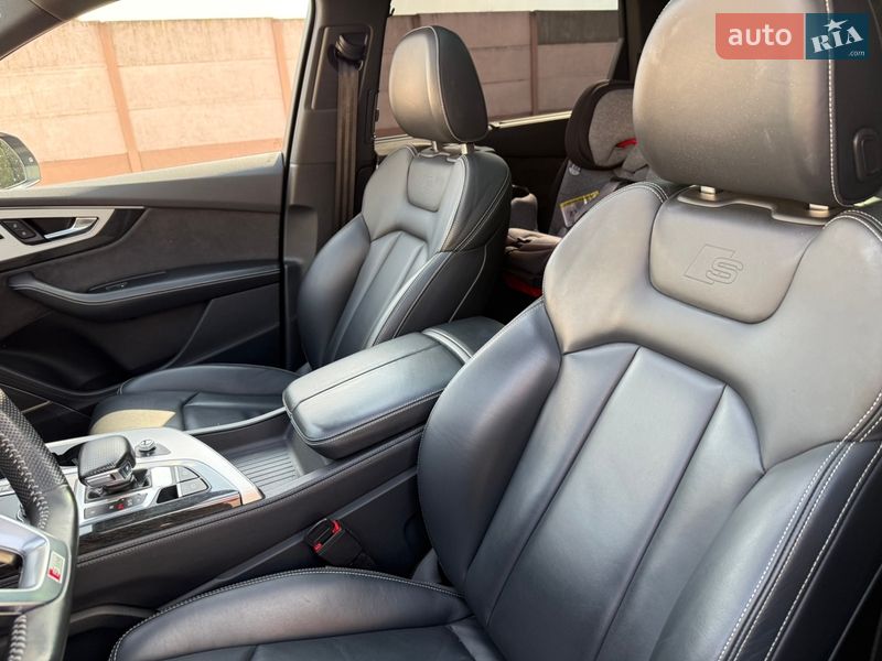 Внедорожник / Кроссовер Audi Q7 2016 в Стрые