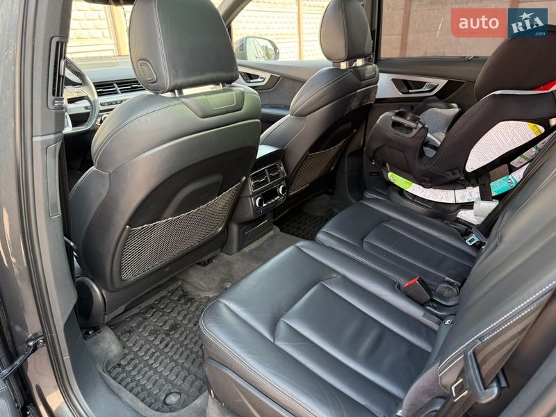 Внедорожник / Кроссовер Audi Q7 2016 в Стрые