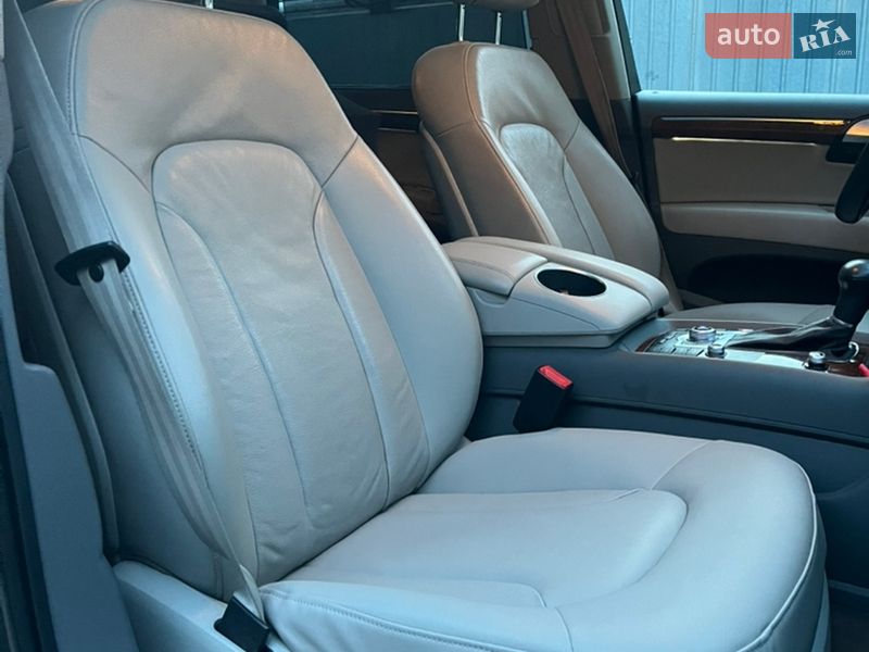 Позашляховик / Кросовер Audi Q7 2015 в Ужгороді