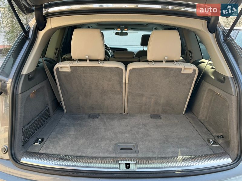 Позашляховик / Кросовер Audi Q7 2015 в Ужгороді