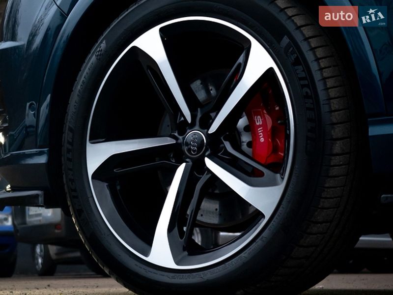 Позашляховик / Кросовер Audi Q7 2019 в Києві