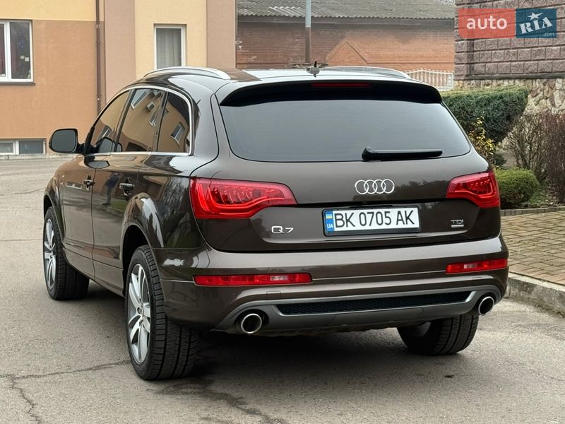 Позашляховик / Кросовер Audi Q7 2010 в Рівному