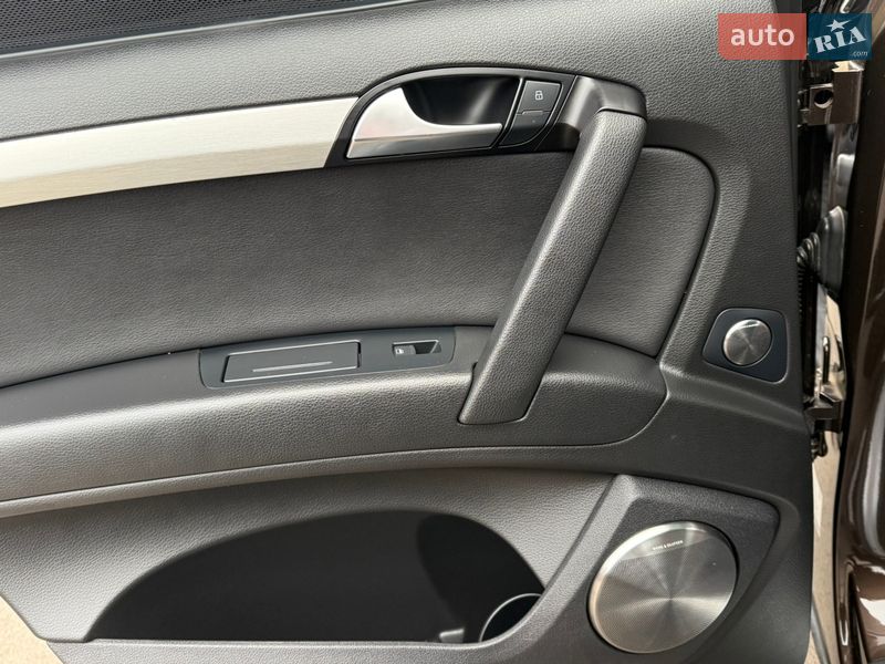 Позашляховик / Кросовер Audi Q7 2010 в Рівному