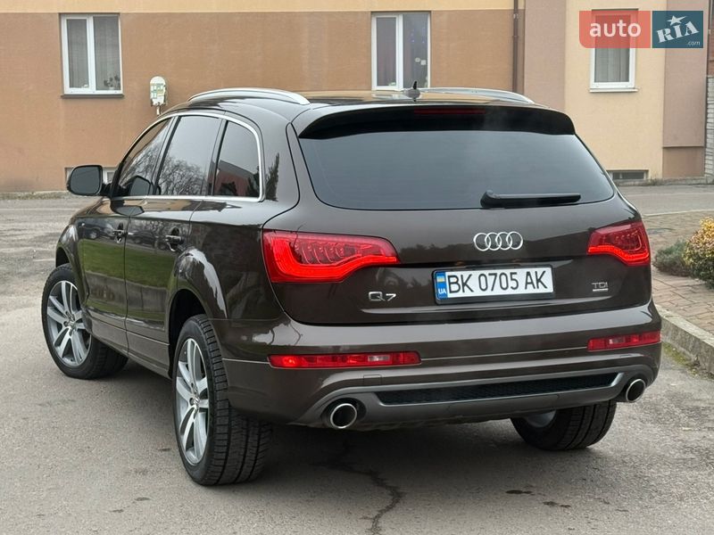 Позашляховик / Кросовер Audi Q7 2010 в Рівному