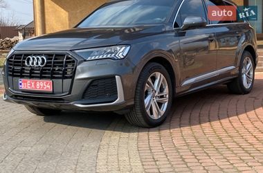 Позашляховик / Кросовер Audi Q7 2021 в Володимирі