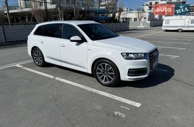 Внедорожник / Кроссовер Audi Q7 2017 в Измаиле