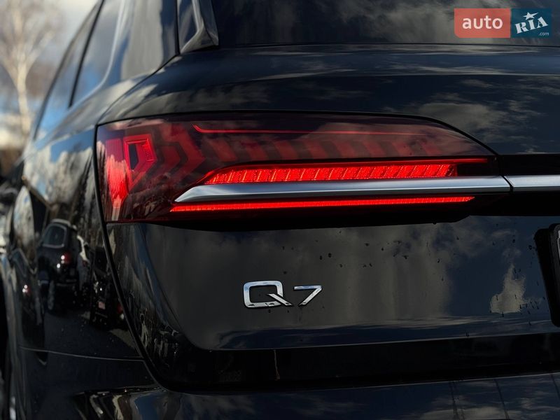 Позашляховик / Кросовер Audi Q7 2019 в Рівному