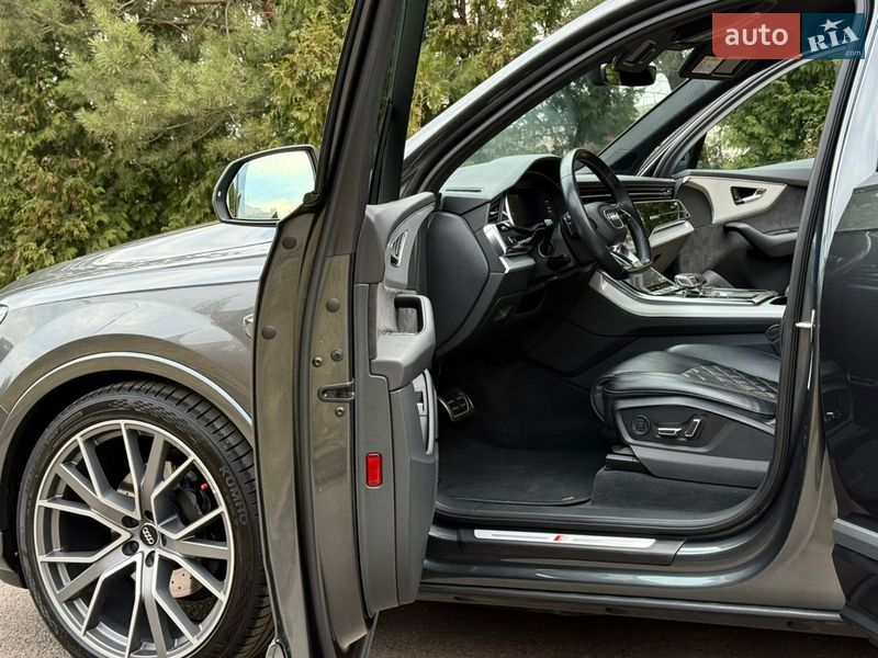 Внедорожник / Кроссовер Audi Q7 2020 в Ровно