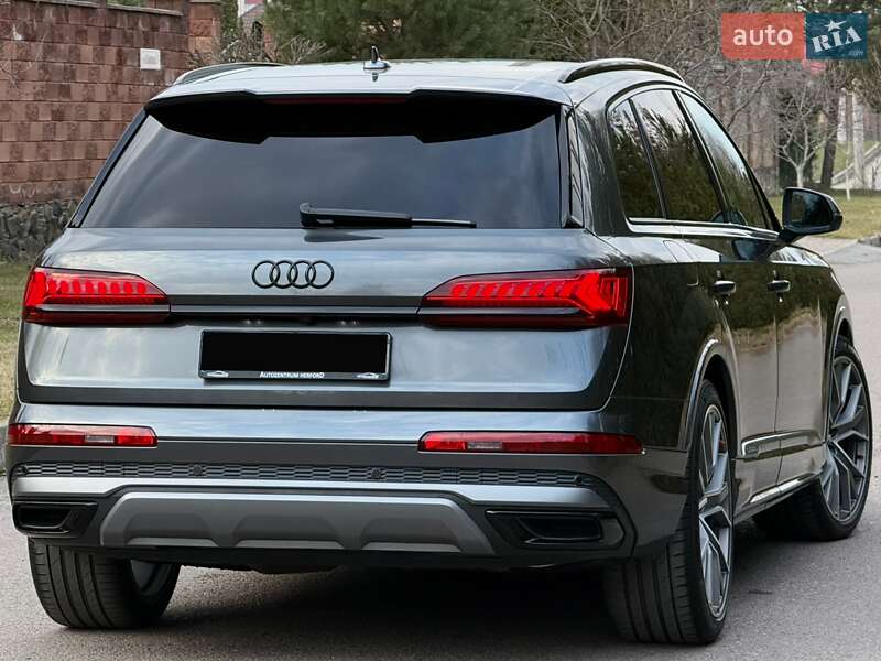 Внедорожник / Кроссовер Audi Q7 2020 в Ровно