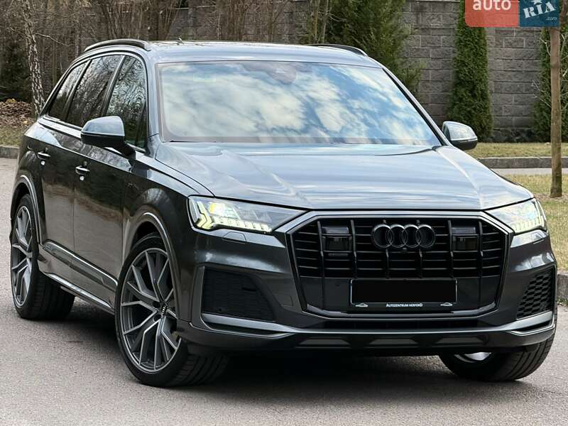 Внедорожник / Кроссовер Audi Q7 2020 в Ровно