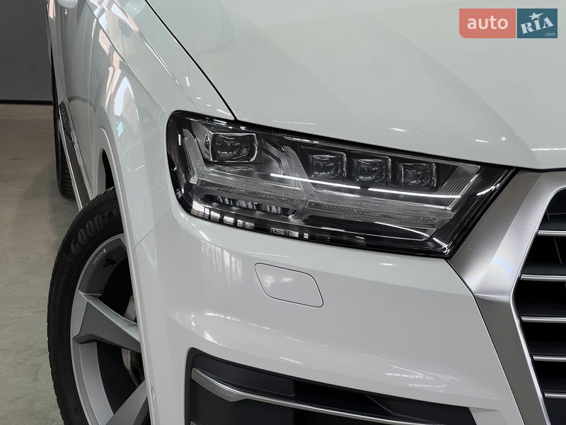 Позашляховик / Кросовер Audi Q7 2015 в Одесі
