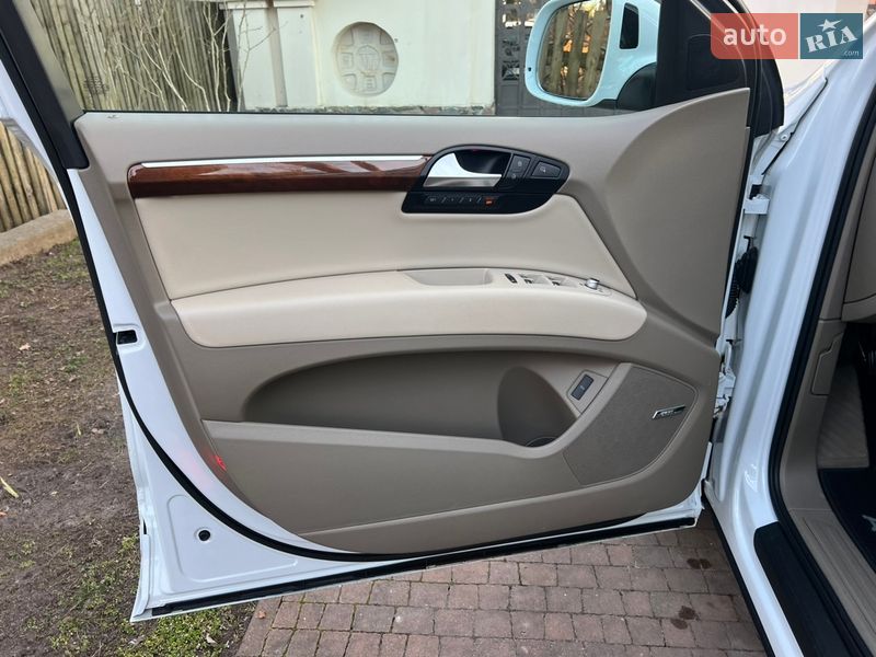 Позашляховик / Кросовер Audi Q7 2012 в Києві фото 51 Позашляховик / Кросовер Audi Q7 2012 в Києві