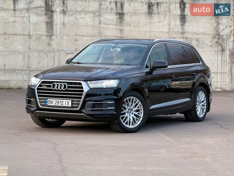 Внедорожник / Кроссовер Audi Q7 2015 в Ровно